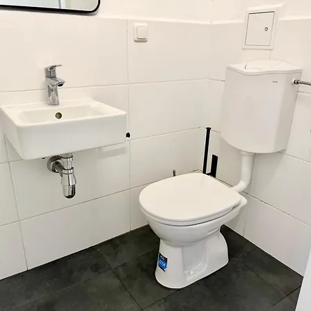 Cosy Near Metro U1 & Free Parking Apartament *